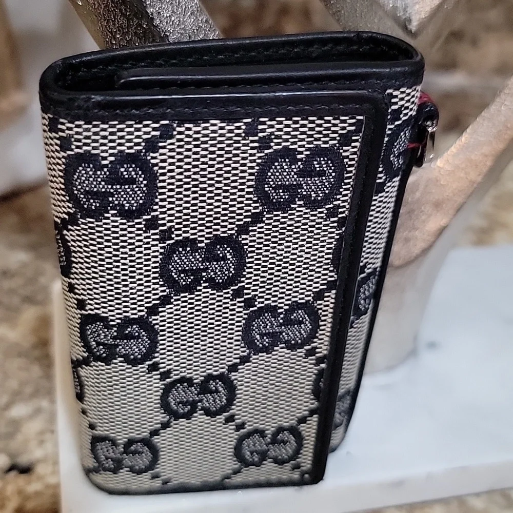 GUCCI  KEY RING HOLDER - Picture 3 of 9